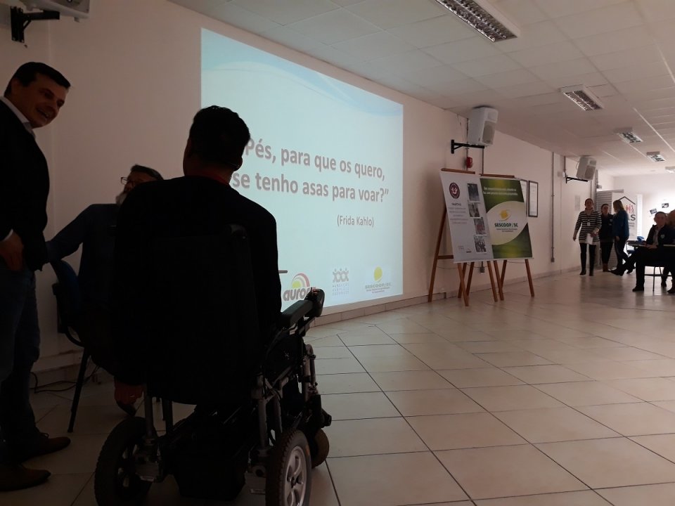 “Pés, para que os quero, se tenho asas para voar”?