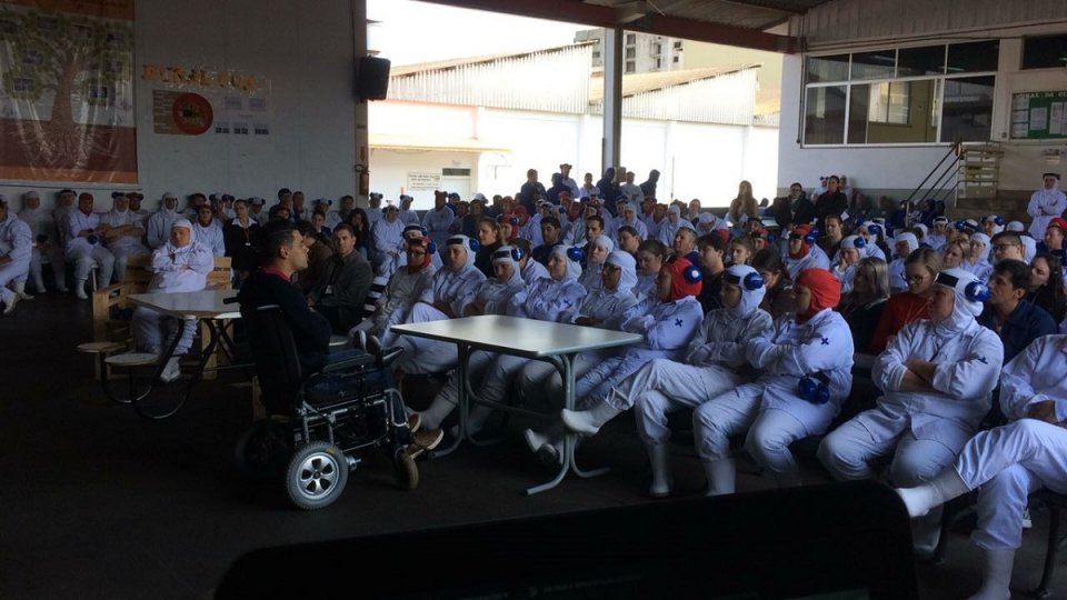 “Pés, para que os quero, se tenho asas para voar”?