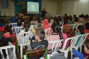 Programa Roda de Leitura proporciona momentos de contação de histórias e socialização