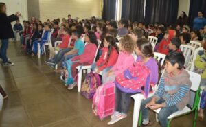 Programa Roda de Leitura proporciona momentos de contação de histórias e socialização