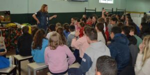 Programa Roda de Leitura proporciona momentos de contação de histórias e socialização