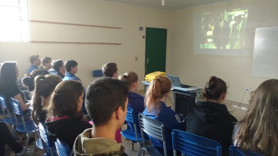 Cinema da Prevenção nos municípios de Pinhalzinho e Sul Brasil (SC)