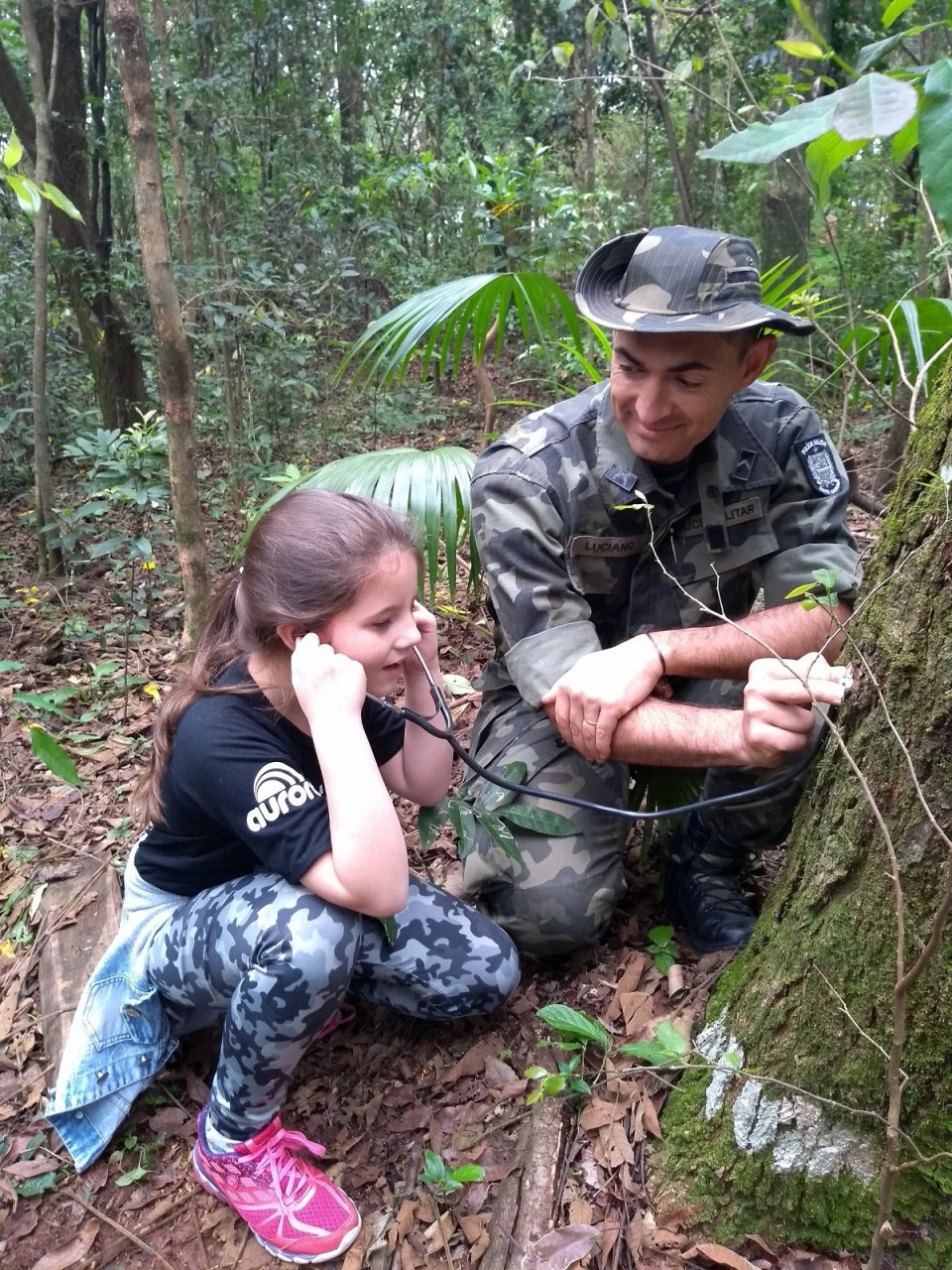 Alunos do grupo Vozes do Corpo conhecem Polícia Militar Ambiental em Chapecó (SC)
