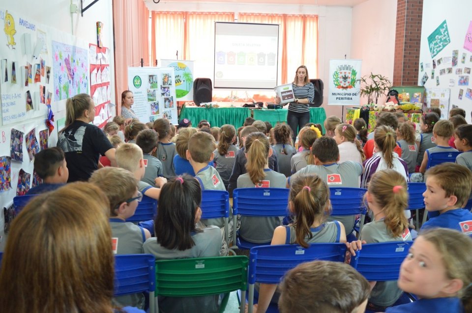 Educação ambiental e formação de novos leitores com os programas da FALB