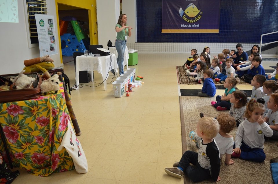 Educação ambiental e formação de novos leitores com os programas da FALB