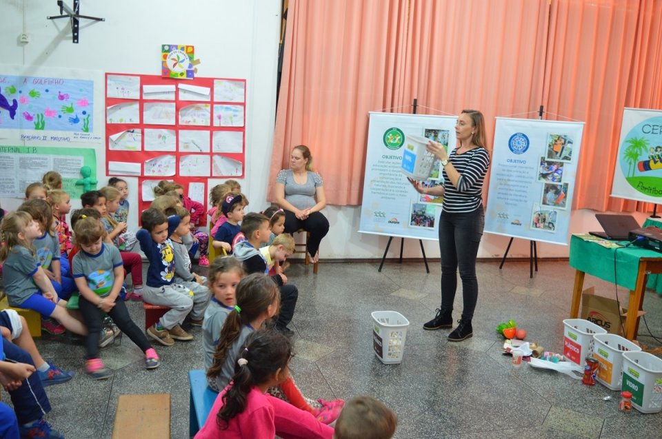 Educação ambiental e formação de novos leitores com os programas da FALB