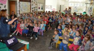 Educação ambiental e formação de novos leitores com os programas da FALB