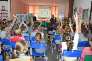 Educação ambiental e formação de novos leitores com os programas da FALB