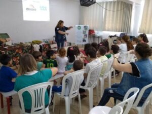 Ouvir e contar histórias estimula a imaginação e incentiva à leitura