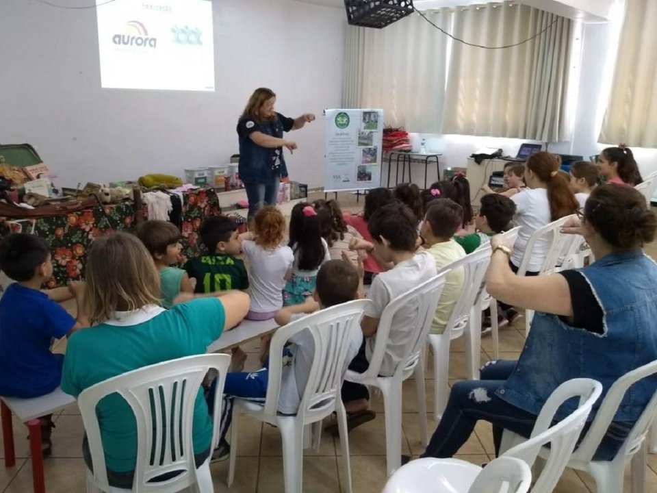 Ouvir e contar histórias estimula a imaginação e incentiva à leitura