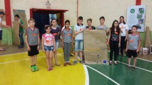 Voluntários realizam gincana Eco Cooperação em escola de Cunha Porã (SC)