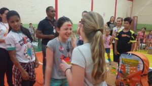 Voluntários realizam gincana Eco Cooperação em escola de Cunha Porã (SC)