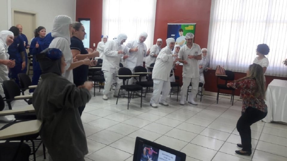 Empregados da Unidade da Aurora em Guatambu (SC) participam de palestra motivacional