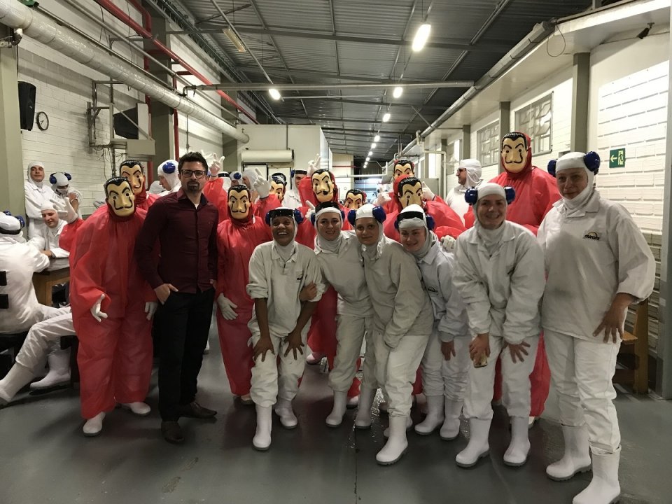 Unidade da Aurora Alimentos em Maravilha (SC) realiza apresentação das Paródias da Prevenção