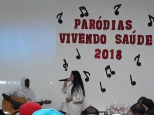 Paródias da Prevenção é marcado por animação e sensibilização na Unidade da Aurora em Chapecó (SC)