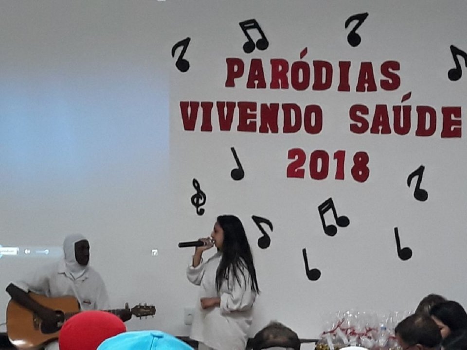 Paródias da Prevenção é marcado por animação e sensibilização na Unidade da Aurora em Chapecó (SC)