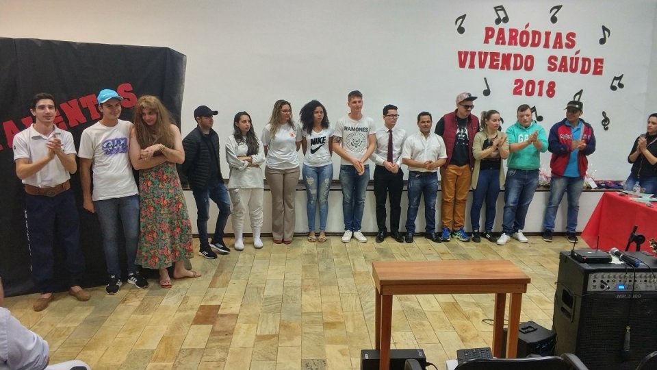 Paródias da Prevenção é marcado por animação e sensibilização na Unidade da Aurora em Chapecó (SC)