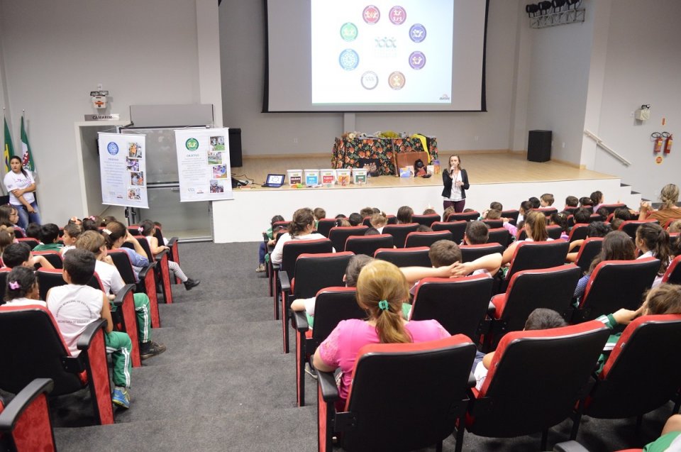 Eco Cooperação marca presença na Semana Nacional do Livro