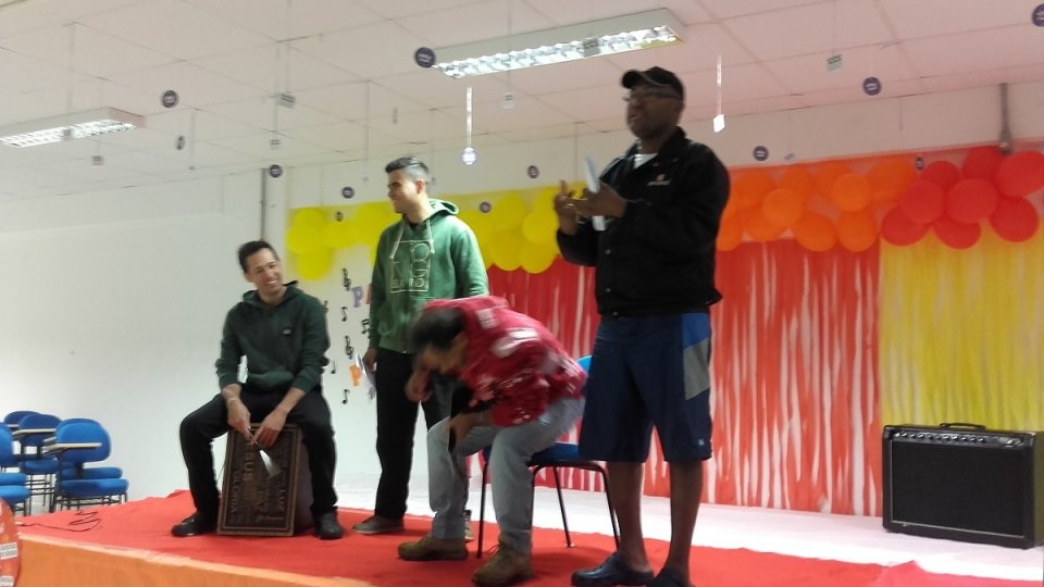 Nove equipes abordaram prevenção e saúde nas Paródias da Unidade da Aurora em Joaçaba (SC)