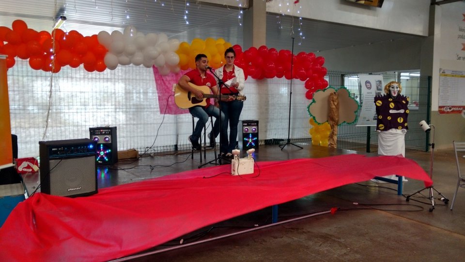 Cinco equipes realizam apresentação de “Paródias da Prevenção” na Unidade Aurora de Mandaguari (PR)