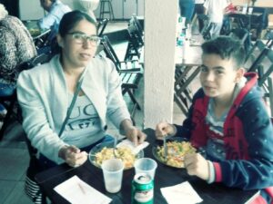 Voluntários da FALB auxiliam na I Paellada do GAPA