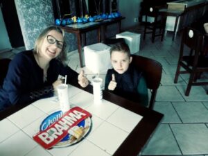 Voluntários da FALB auxiliam na I Paellada do GAPA