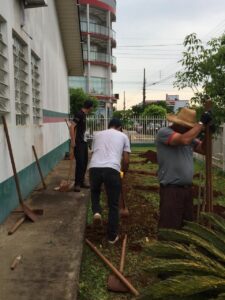 Equipe Rede da Cooperação constrói dois jardins sensoriais em instituições de Pinhalzinho (SC)