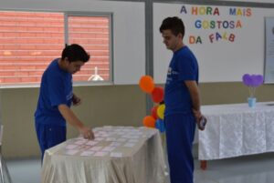 Empregados do Incubatório Chapecó participam da Hora mais Gostosa da FALB