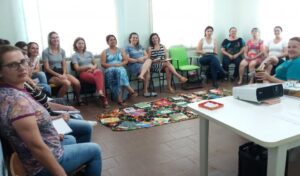 Roda de Leitura promove curso de Contação de Histórias na APAE de Xaxim