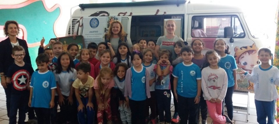 Leitura e Contação de Histórias na E.E.B. Luiza Santin