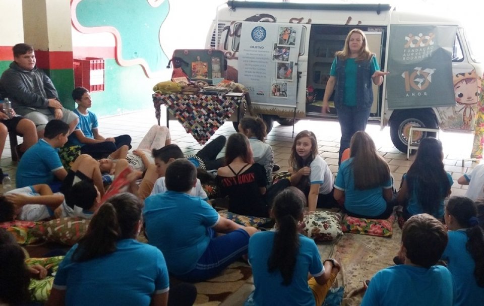Leitura e Contação de Histórias na E.E.B. Luiza Santin