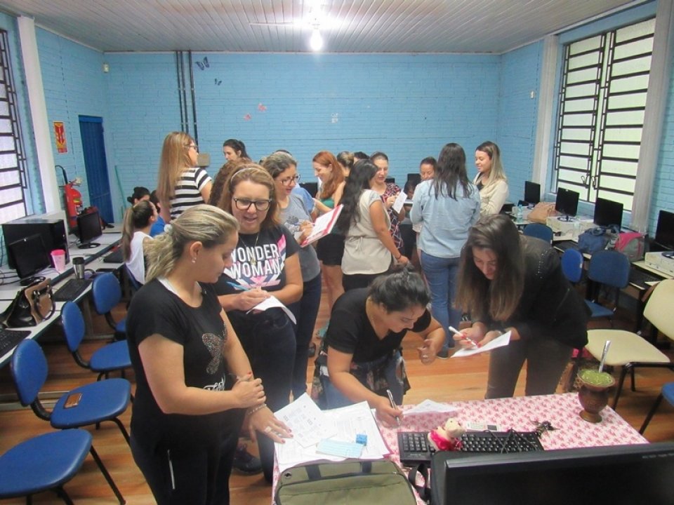 FALB promove formação com funcionários da EMEF Dr. Antônio Bemfica Filho