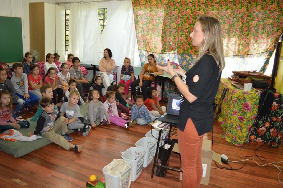 Programa de Educação Ambiental da FALB contribuindo com o Lixo Zero