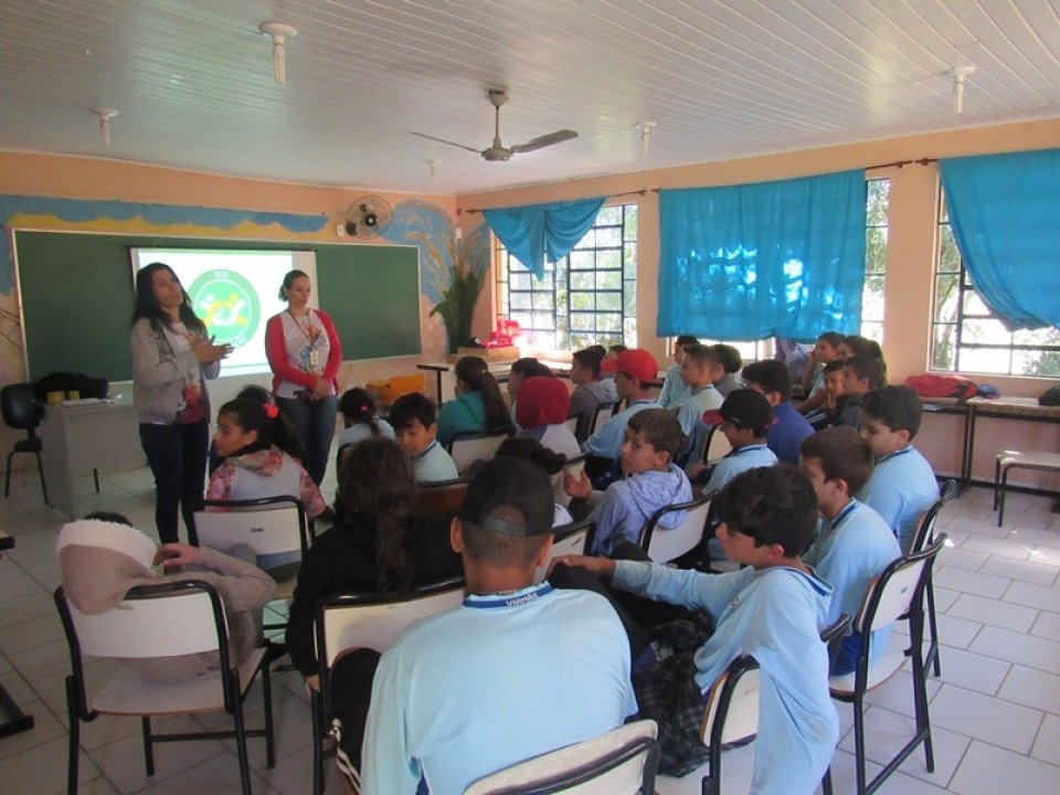 EMEF Quatorze de Setembro de Viamão/RS recebe o programa Eco Cooperação