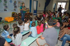 Kombi Biblioteca atende cidades de Santa Catarina e Rio Grande do Sul