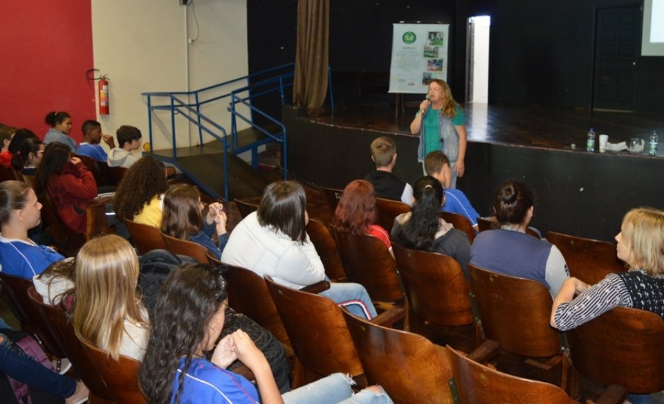 Programa Roda de Leitura participa do lançamento do projeto Lixo que vira Livro em Xanxerê/SC