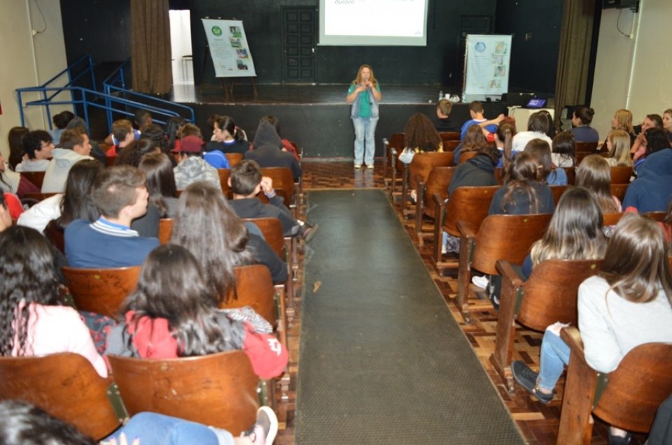 Programa Roda de Leitura participa do lançamento do projeto Lixo que vira Livro em Xanxerê/SC