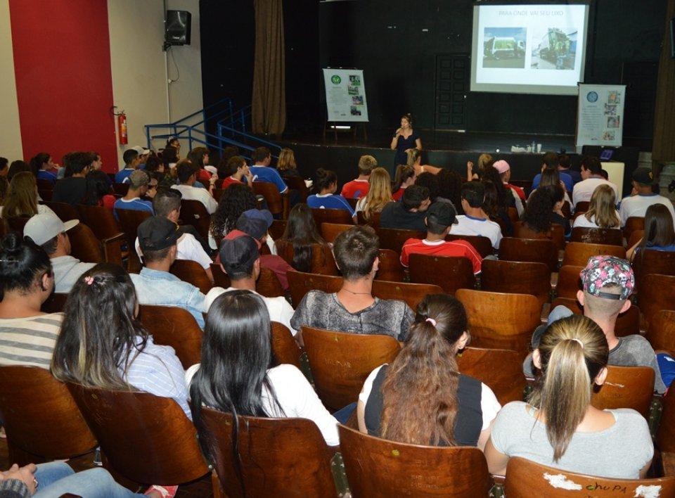 Programa Roda de Leitura participa do lançamento do projeto Lixo que vira Livro em Xanxerê/SC