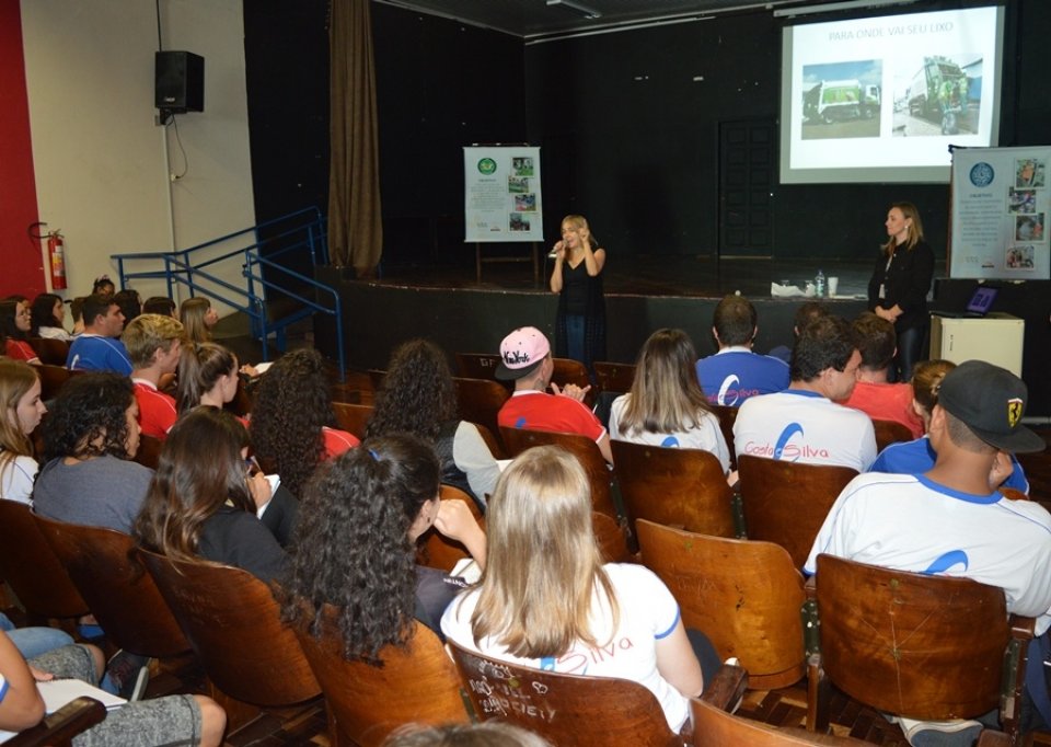 Programa Roda de Leitura participa do lançamento do projeto Lixo que vira Livro em Xanxerê/SC