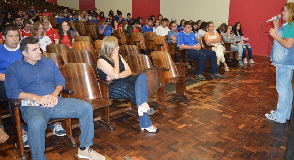 Programa Roda de Leitura participa do lançamento do projeto Lixo que vira Livro em Xanxerê/SC