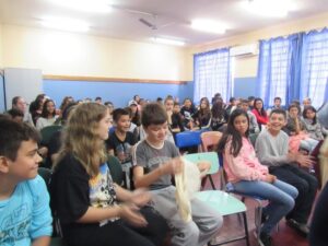 Alunos da EMEF Alfredo Juliano visitam aterro sanitário em Sapucaia do Sul/RS