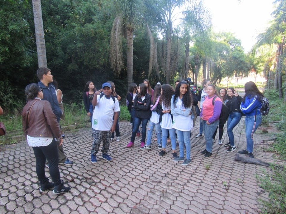 Alunos da EMEF Alfredo Juliano visitam aterro sanitário em Sapucaia do Sul/RS