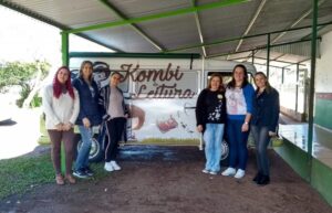 Alunos recebem sensibilização sobre separação de resíduos com a Turminha da Reciclagem