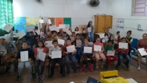 Alunos recebem sensibilização sobre separação de resíduos com a Turminha da Reciclagem