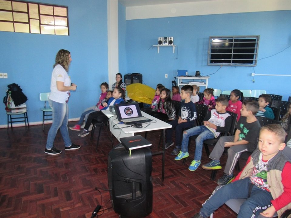 Educação ambiental na EMEB Alberto Santos Dumont em Sapucaia do Sul/RS