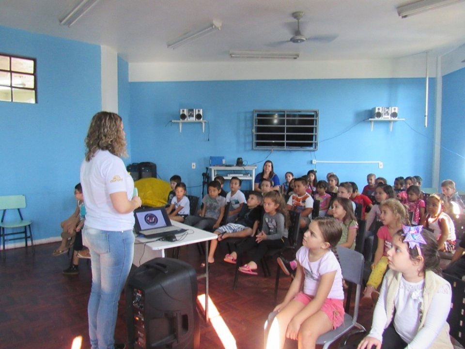 Educação ambiental na EMEB Alberto Santos Dumont em Sapucaia do Sul/RS