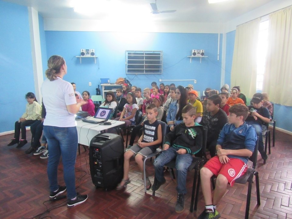 Educação ambiental na EMEB Alberto Santos Dumont em Sapucaia do Sul/RS