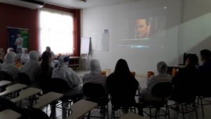 Jovens aprendizes das unidades Aurora de Chapecó e Guatambu participam do Cinema da Prevenção