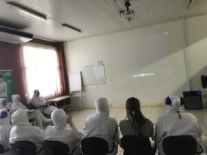 Jovens aprendizes das unidades Aurora de Chapecó e Guatambu participam do Cinema da Prevenção