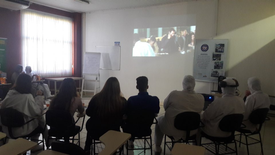 Jovens aprendizes das unidades Aurora de Chapecó e Guatambu participam do Cinema da Prevenção